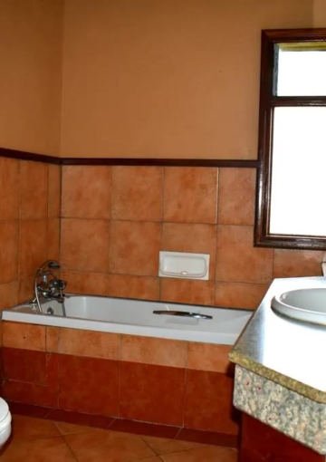 Lake Nakuru Lodge - Junior Suite