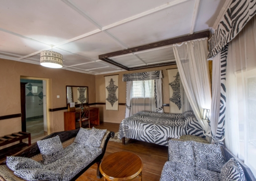 Lake Nakuru Lodge - Farm House